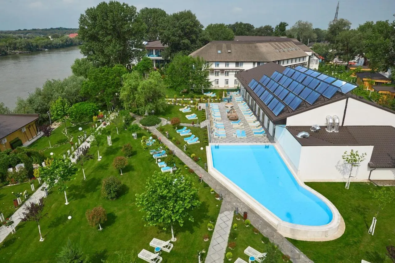 Hotel Lebăda Luxury Resort & Spa -2015 – proiect de izolație cu celuloză realizat de Fibroterm